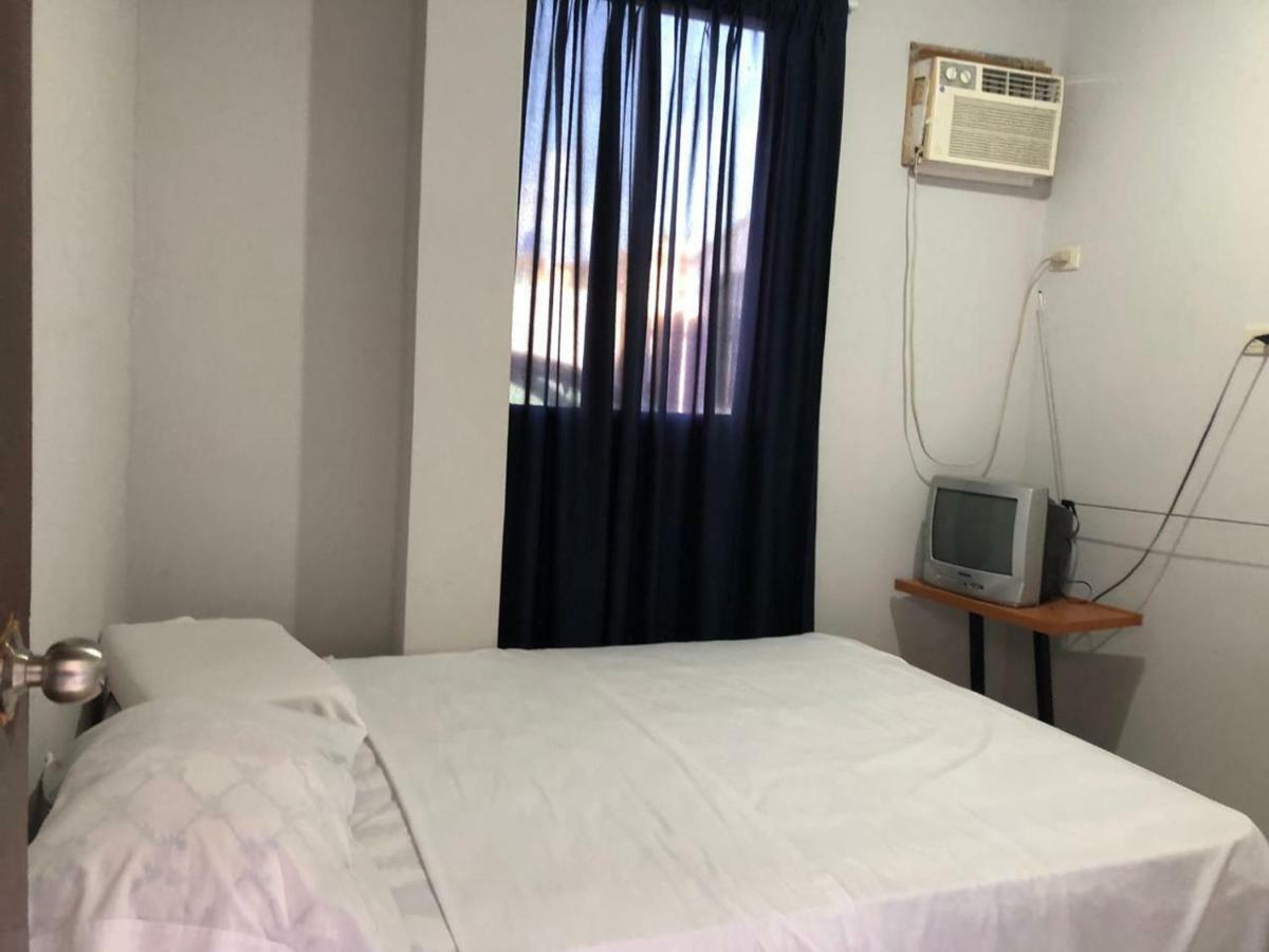 Hotel Manhattan Salinas 萨利纳斯 外观 照片