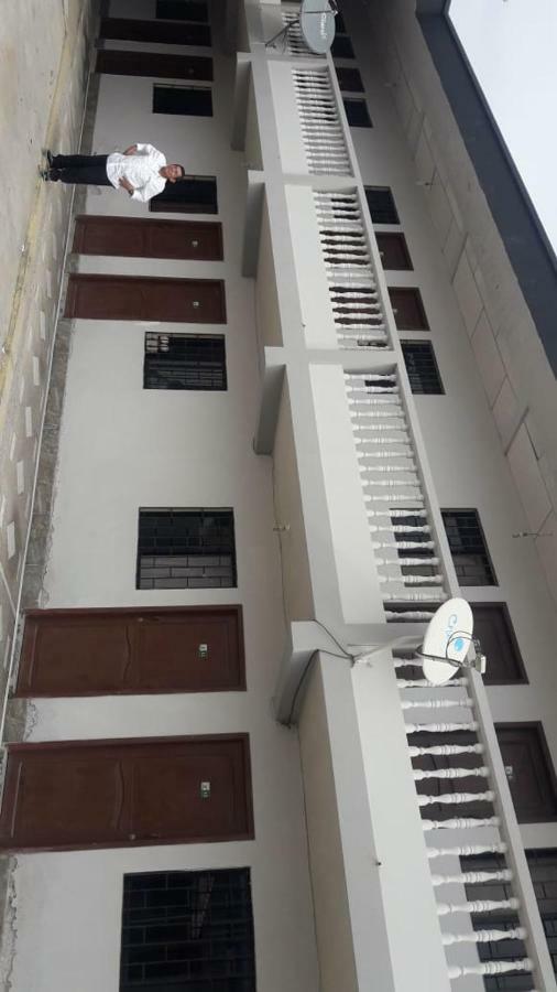 Hotel Manhattan Salinas 萨利纳斯 外观 照片